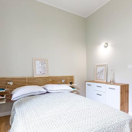 Bright And Cozy Apartment Near Park, With A Huge Terrace. Warszawa Eksteriør billede