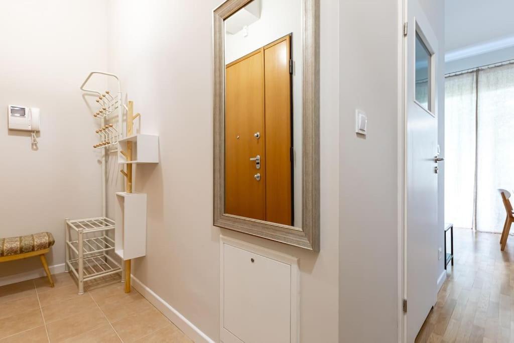 Bright And Cozy Apartment Near Park, With A Huge Terrace. Warszawa Eksteriør billede