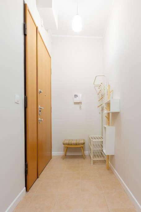 Bright And Cozy Apartment Near Park, With A Huge Terrace. Warszawa Eksteriør billede