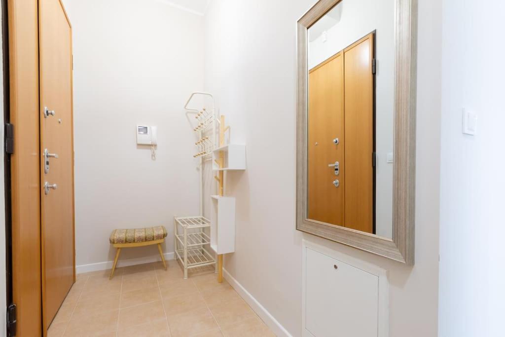 Bright And Cozy Apartment Near Park, With A Huge Terrace. Warszawa Eksteriør billede