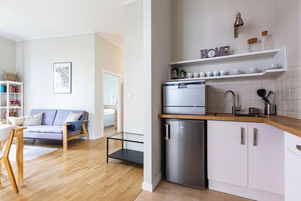 Bright And Cozy Apartment Near Park, With A Huge Terrace. Warszawa Eksteriør billede